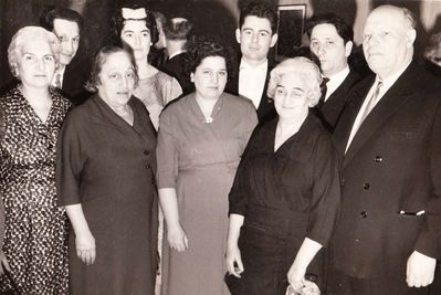 Isak and Bina Glükman wedding 
Left to right:
Musja Schats (Glikman), Kopel Svitski, ?, Bina Glükmann (Glikman), Ljuba Svitski (Glikman), Isak Glükman, Ida Haitov (Glikman), Faive Glikman, Abram Haitov
