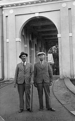 Abram (Rachmiel) Haitov (right) and David Birin in Pärnu 1939
Keywords: [B]