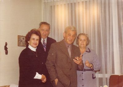 at Rybak's
Left to right: Riva Gradnauer (Pikarevitsch), Boris Epstein, Ovsei Ginovker, Ruth Rybak (Goldmann)
Keywords: [E] [R]