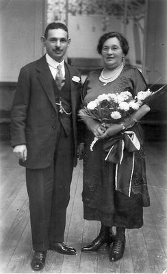 Simon Meir Goldmann
Meir Goldmann (1874-1943) with Braine (Berta) Goldmann (Taich) (1882-1972)
