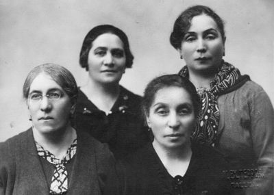 Hait sisters - 1936 - Tallinn
Left to right: Hana Schats, Ester Itzoch, Ljuba Eljaschov, Zhenja Schulklepper
