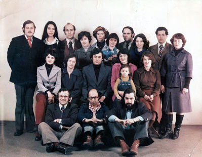 Schechtmeisters farewell party - 25/2/1978
Left to right.
Upper row: Leo Kitt, Ester Levin, Jossi Engler, Zenja Jassman (Kats), Rina Kitt (Pavlovsky), Etti Murschak (Aronovitsch), Avi Blumberg, Inna Saltsman (Gelb), David Blechman, Lea Blechman (Faimann)
Middle row: Feana Engler (Zak), Regina Blumberg (Rubinstein), David Schechtmeister, Dina Schechtmeister (Revzin) with Rafael Eidelkind, Rachel Sverdlov (Fainmann)
Bottom: Aleksander Ring, Gidon Pajenson, Mosche Saltsman
