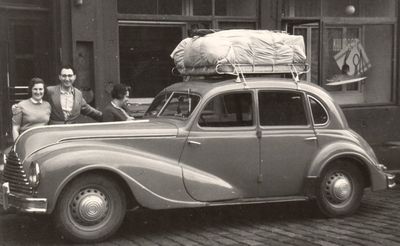 Olga and Aleksandr Kan with Ruth Rybak and "the famous" BMW of Ilja Isrin - ready to travel..
In front of Pärnu mnt 40 Tallinn
