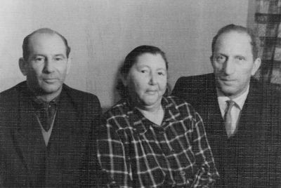 Kulmans
From left: Abram Kulman, Basja-Dina Kulman, Mulja Kulman
