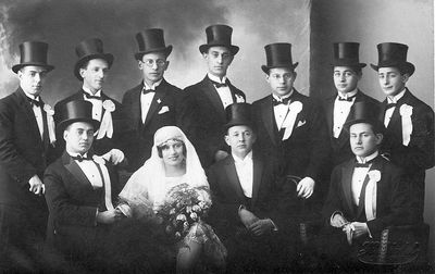 Mischa Kaplan wedding - 23/2/1926
Left to right.
Sitting: ?, Gitta Kaplan (Bakscht), Mischa Kaplan, Mischa Bakscht 
Standing: ?, Jossif Usvanski, ?, ?, Boris Kropman, Abram Kropman, ?
