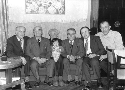 Lipavsky - Tuch - Teitelbaum - 1978
Left to right: Gerschon (Geha) Lipavsky, Isi Sverdlov, Abram Tuch with his brother's Ossip grandgrandson Misha, Benni Teitelbaum, Boris Tuch, Isi Tuch.
Before Benni Teitelbaum's emigration to Israel
