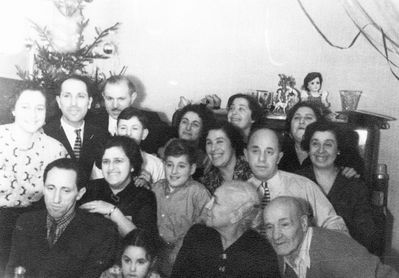 Kitt, Schetzen and Pozaisky families
Left to right.
Hesse Kitt (Pozaisky), Hirsch Kitt, Faive Schetzen, Eljas Schetzen, Jocha Schetzen, Minna Gitelson (Kitt), Dina Kitt (Citron)

Ilja Kitt, Mena ?, Leo Kitt, Golde Kitt, Benjamin Kitt, Rachel Kljutschik (Kitt)

Sima Pozaisky (Kitt), Hana Pozaisky (Goldberg), Hanon Pozaisky 
Keywords: [P] [S]