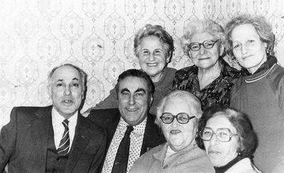 Tallinn - 1985. Classmates. 1985, Tallinn
Left to right.
Sitting: Hirsch Kitt, Zama Sachar (Schocher), Lia Levartovski (Ehrenstein), ?
Standing: ?, Berta Danzig (Itskovitsch), ?
Keywords: [unknown]