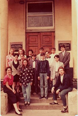 Tallinn - 1992. Jewish school - 1992 - 9th grade 
Left to right.
Top row: Zenja Viktorova, Natasha Masterova, Ekaterina Zinovjevna Litovskaja, Misha Lesin, Ilja Vershvovski, Lev Krichnor
Second row from top: Katja Fishkina, Adel Alehodzina, Alik Lapidus, Dima Morduchovitsch, Reino Kerde, Artur Groger 
Sitting on the left: Sima Kipnis, standing in the middle Olga Chernyak, sitting on the right Kiril Rastrigin


