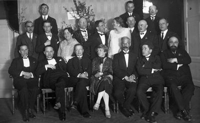 Tallinn - 1928 - 26/5/1928 - Tallinn Jewish Gymnasium graduation celebration
Left to right

Middle row: ?, ?, ?, ?, Bernstein, Margarita Ivanovna, ?, ?
