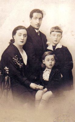 Olivson family 28/4/1931 Tallinn
Moses (Moshe) Hirschi Olivson, Hasse Olivson, Judel (Julius) Olivson,  Shleimi (Solomon) Olivson (small child)
