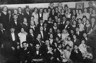 1926 - Gerda's (Gutkin?) wedding - 27.12.1926
Keywords: [weddings]