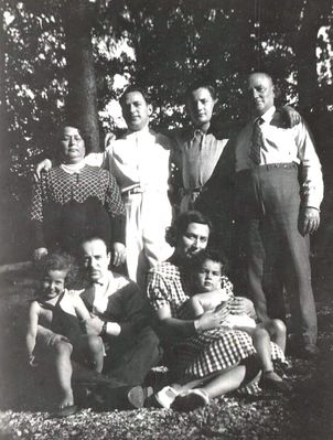 Serman family La Chataignerme 1933
Left to right.
Standing: Ita Scherman (Schubitsch), Jochanon Serman, Isi (Isaac) Serman, Samuel Scherman
Sitting: Serge Nõmmik, Iser Nõmmik (Blechman), Agi Nõmmik (Scherman), Bernard Nõmmik  
