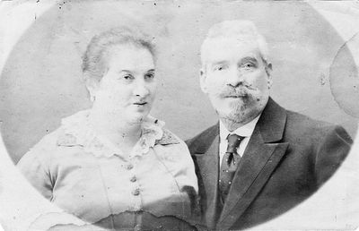 Rogovski Markus with wife Scheine-Dobe (Berkovitsch) 
