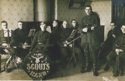 Scout Battalion jazz band - 1928.
Standing - David Rybak
Keywords: [various]