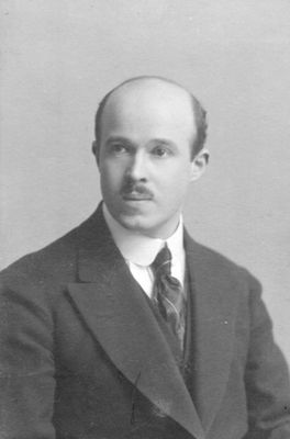 Schuman Moritz (1883-1947) -  in Riga as a doctor assistant
16/1/1883-1949.
Graduated Tartu Medical faculty 1911
Keywords: Medics