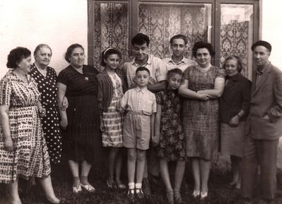 Valga, 1961-1962
Left to right: Sonja Rosenblum (Liebman), Jenny Polykovski (Zik), Dina Polykovski (Radvogin), Regina Rudnik (Lenzner), Alik Lenzner, Haim (Salik) Rosenblum, Anja Polykovski, Mark Polykovski, Cecilija Lenzner (Polykovski), Mira Slomka, Lev Rosenblum. 
