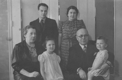 Rubanovitsch family
Left to right.
Sitting: Hanna Rubanovitsch (Abramson), Aviva Minkov (Citron), Benjamin Rubanovitsch, Shulamit Minkov
Standing: Lev Minkov, Berta Minkov (Rubanovitsch) 
