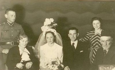 Saltsman wedding - 1937
Left to right: Aisik Saltsman, Taube Saltsman, Dina Saltsman (Goldberg), Schmuel Saltsman, Mascha Saltsman (Schkop), Mosche Saltsman
