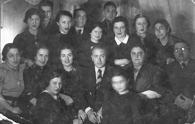 Valga company - 1936
Left to right.
Standing: Aisi Kagan, Teodor Polikovski, Evgenia Schein (Goldberg), Dr. Kimberch, Miss Dr Kimberch, ?, Bachmat, ?, Nezi Kagan
Sitting: Zila Slomka, Dora Eidelson, Nora Eidelson, Eidelson, Zemi Polikovski, Dr Solomon Polikovski
At bottom: Miri Slomka, Cecilia Polikovski  
