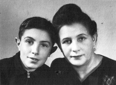 Ester Rattut (Vigderhaus) (1899 - 1980) with Zalman Rattut (b. 1932)
