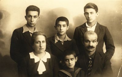 Vseviov family - 1936
Left to right.
Standing: Salman (Zyama) Talmi (Vseviov), Jacov Vseviov, Isak Vseviov
Sitting: Lea Vseviov (Beilinson), Israel Vseviov, David Vseviov
