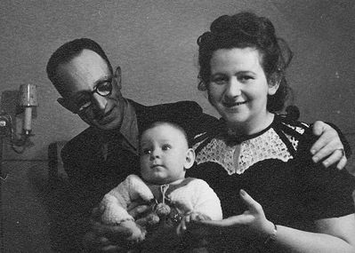 Willi Usvanski family
Willi Usvanski, Tamara Usvanski (Judeikin) with Eliahu Nevo (Usvanski)
