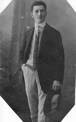 David Usvanski 1913 (?)
David ben Eliahu Menachem Usvanski
