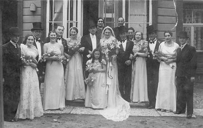 1936 - Vesset wedding
Left to right.
Jakov Koslovski, Ljuba Schein (Citron), ?, Bella (Ljuta) Fraimann (Koslovski), Immi (Jeremy) Krakusen, Raja Koslovski (Bam), Jeremy Vesset, Sonja (Scheine) Vesset (Koslovski),  Jakov Gerschanovitsch, Isak Meiertal, Hanna Perlman (Kaplan), David Krakusen, Anna Stein (Migdal), Markus Koslovski
At very top: Mme Aronovitsch, Simcho Movscha Gerschanovitsch
At bottom: Lea Schocher     

