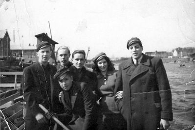 Students group in Tartu - 1/5/1940
Left to right: ?, ?, ?, ?, Alla Kaasik (Usvanski), Isi Trapido
