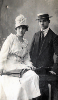 Hirsch-Leib Zivjan and Hesse Zivjan (Heiman) - 1/5/1917
This photograph shows my parents [Rachel Randvee], Hirsh-Leib and Hesse Tsivian, nee Heiman, on the day of their wedding, 1st May 1917, in Tartu.
