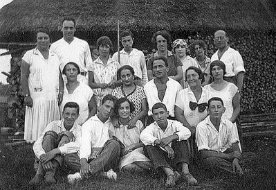 Pikarevitsch, Feinstein etc
Left to right.
Standing: ?, ?, ?, ?, Riva Gradnauer (Pikarevitsch), ?, Anna (Baby) Feinstein, ?
Second row: ?, ?, ?, Rosa Kedem (Klompus), ?
First row: ?, ?, ?, Viktor Kedem (Klompus), Zhenja Refes
