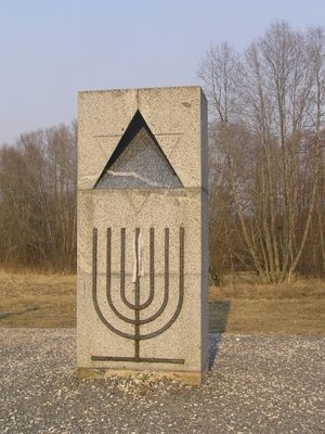 Klooga - the newly errected tomb - 1/9/1994
On the opening ceremony were present around 500 people, among them: The speaker of the Knesset Mr Shevach Weiss, the chairman of the Estonian Parlament Mr Ülo Nugis,  the Estonian Prime minister Mr Mart Laar, the Israeli ambassador in the Baltic states Mme Tova Herzl, ex-prisoner of the Klooga camp and the ex-Knesset member Mr Hilel Seidel, ex-prisoners Abram Aronson, Benjamin Anolik, Abram Vapnik, and many others.
