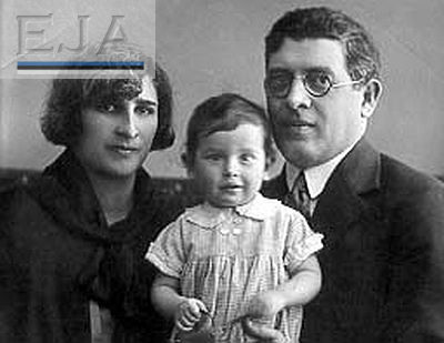 Braschinsky - Gens family. ~ 1927
Ljuba Braschinsky (Gens) [img]http://muuseum.jewish.ee/md.gif[/img] and Herman (Hirsch)  Braschinsky [img]http://muuseum.jewish.ee/md.gif[/img] with Ata Braschinsky [img]http://muuseum.jewish.ee/md.gif[/img]
Keywords: [G]