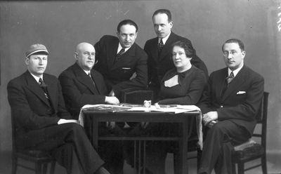 Samuel Judeikin family
Left to right: Boris, Samuel, Maks, Moissei Judeikin, Emma Judeikin (Iljon), Emil Judeikin
