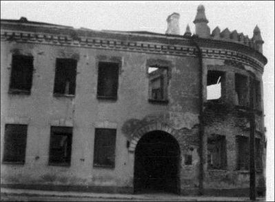 The house adjasent to the synagogue at Makri st., used as a school (yeshiva) and the office after the 1944 bombings.
