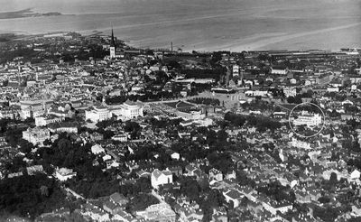 Tallinn in 1920's. Marked with a ring - the Great Tallinn synagogue.
