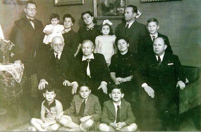 Bakscht family, Tartu, 1938
Left to right.
Bottom: Zvi Bakscht, Alik Kaplan, Gabi Bakscht
Second row, sitting: Schlomo Bakscht, Ljuba Bakscht (Samsonov), Gita Kaplan (Bakscht), Mischa Kaplan
Standing: Boris Bakscht, Anja Bakscht (Dickman) with Rina Bakscht, Tasia Bakscht (Amitan), Ilana Bakscht, Mischa Bakscht, Jakov Kaplan
Keywords: [K]