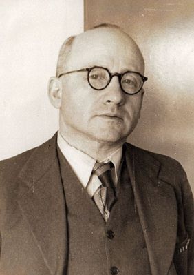 Bassel Morduch (1893-1966) in 1950
Ophtalmologist
Keywords: [B]