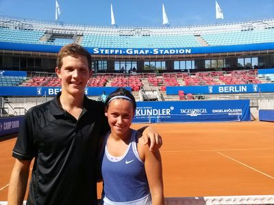 Nadezhda Shein Kuskova and Alan Brashinsky - 3 gold 1 bronze medals (2 gold for Nadezhda, 1 gold togenther, 1 bronze for Alan).
Надежда Шейн Кускова и Алан Брашинский. Еще две золотые медали в свою богатую коллекцию добавила теннисистка Надежда Шейн-Кускова, выигравшая в женском одиночном разряде и в смешанном разряде с Аланом Брашинским. При этом Алан получил бронзовую награду в мужском одиночном разряде. Наша мужская пара, Яков Чиркин и Александр Квич, также получила бронзовую медаль.

