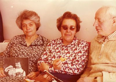 Dina Pliskin (Levin), Sofa Sawadi (Liebermann), Boris Pliskin. Jerusalem.
