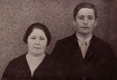 Dubovski  ~1936
Fanni and Moses Dubovski
