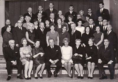 Big happening (~ 1962?)
Left to right. Sitting: ?, ?, ?, Mendel Ditman, Vera Ditman (Majorov), Henni Olkenitski (Ditman), ?, Lasar Rosenberg.
Upper row: ?, ?, ?, ?, Viktor Ditman, ?, Herz Lutrin?, Miron Olkenitski.
Second row from top: ?, ?, ?, Jeremias Krakusen, ?,  Miia Goldschmidt,   ... last at right - Refol Põld (Ditman).
Third from top: ?, ?, Liivia Krakusen, ..., Maya Epstein (Baiburin), Benno Epstein, ?
Fourth from top: ?, ?, ... Meri Schagal, Ilja Schagal
