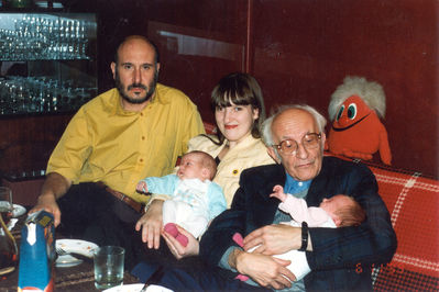 Saks family. Tallinn, 1999
Left to right: Touri Saks (1952-2005), Elina Saar (Saks), Elchonen Saks (1927-2014) with Liise and Lotte.
