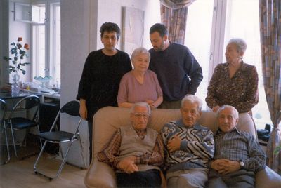 Ginovker family reunion in St. Petersburg, 1996
Sitting: Max Ginovker, Ovsei Ginovker, Leo Ginovker
Standing: Larisa Ginovker, Tsiva Ginovker (Goisman), Aleksandr GInovker, Stella Pustinski (Beilinson)
