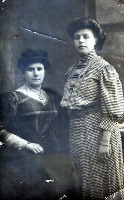 Rosinko sisters
Dina Milts (Rosinko) left and Ljuba Marschak (Rosinko)
