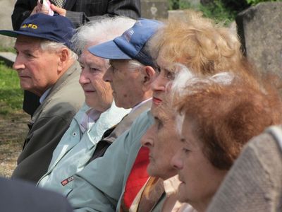 a4a
Left to right:  Simon Kats, Lea Haitov, Michel Kats, Nata Ring, Marjascha Wassermann, Ita Bassel
