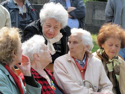 a8
Left to right: Nata Ring, Rachel Randvee, Rita Blumberg, Marjascha Wassermann, Itte Basel
