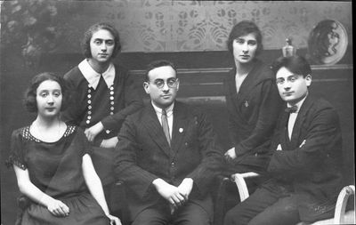 Vaad (Board) Akad Verein Tartu 1924 II sem.
Left to right: ?, Pesja Kruskal, Pecker, ?, ? 
