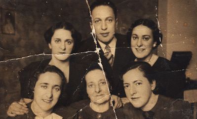 Katsin family
Top: Frume (Dusja) Katsev (Katsin), Nochem Katsev, Ester Paturski (Katsin)
Bottom: Lilja Sikk (Katsin), Itta Beila Katsin (Schapiro), ?Katsin
